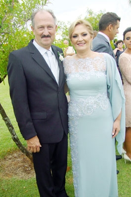 Em recente nupcial: casal Antônio Carlos Anastácio - Maria Angélica